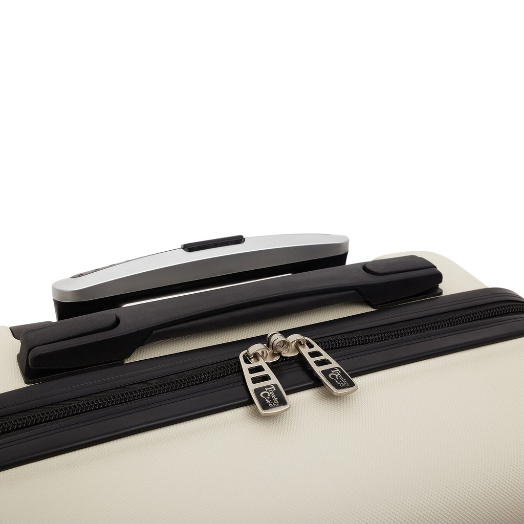22" Spinner Carry-On Luggage P541